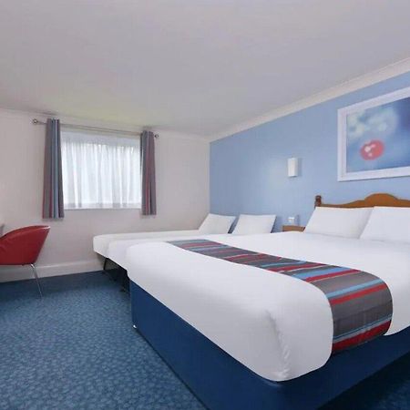Travelodge Cardiff Airport Barry Eksteriør bilde
