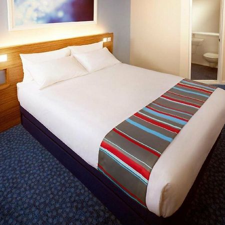 Travelodge Cardiff Airport Barry Eksteriør bilde
