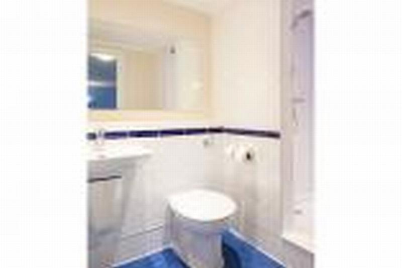 Travelodge Cardiff Airport Barry Eksteriør bilde